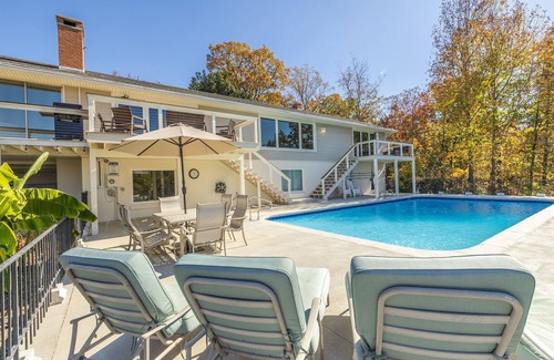 Landrum House | Amazing Views - Heated Pool - Hot Tub - Game Room - Enjoy!