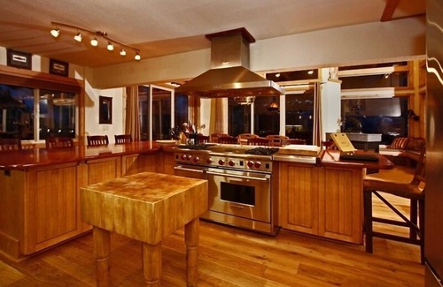 South Lake Tahoe House | Amazing Views! Luxury Retreat-Sleeps 14nDo Not Book before contacting the Owner!