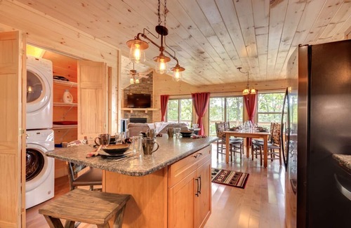 Bryson City Cabin | Amazing views! Minutes to white water rafting and Bryson City