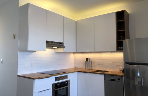 La Paz Condo | Amazing Views | Modern 1BR | Pools | Gym | Cinema | Netflix