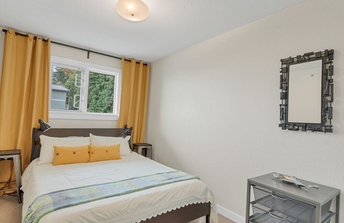 Campbell River Apartment | Amazing Views of Georgia Strait Across from Ocean