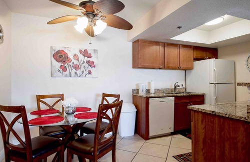 Las Vegas Apartment | Amazing Views of mountain,Palm, Rio, Gold Coast Casinos &Steps away to Strip.