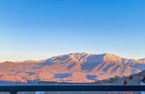 Chalet Village Condo | Amazing Views Of Mt. LeConte/Indoor Pool & Hot Tub