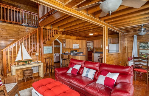 Deltaville House | Amazing views of the Chesapeake Bay.