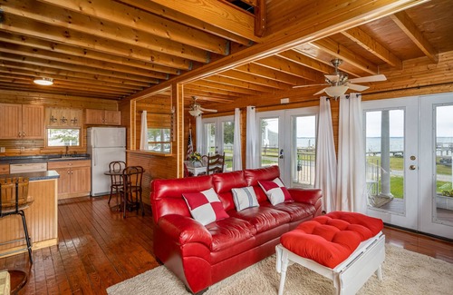 Deltaville House | Amazing views of the Chesapeake Bay.