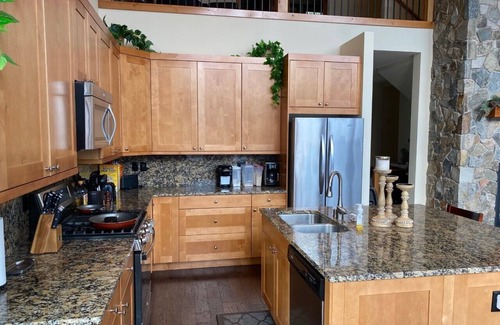 Cle Elum House | Amazing Views, Private lodge, Hot Tub and Sauna for a dreams vacation