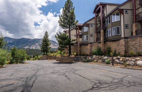 Mammoth Lakes Condo | Amazing Views-Ski-in Ski-out-2 Bed 2 Bath Condo at Eagle Run