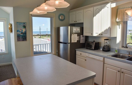 West Dennis House | Amazing views sleeping 14! 6 bedroom duplex steps to South Village beach