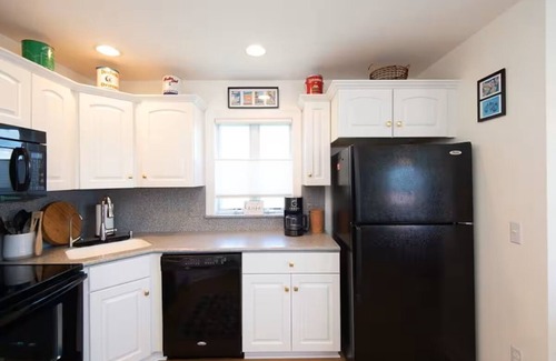 Madison House | Amazing views waterfront 3-bedroom home in Madison