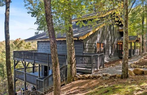 Beech Mountain Ski Chalet | Amazing Views! Welcome to Chalet Montagne!