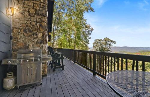 Beech Mountain Ski Chalet | Amazing Views! Welcome to Chalet Montagne!