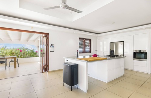 Bisento Villa | Amazing Villa for 10 guests w/Private Pool, Intimate Outdoors & Ocean Panoramas