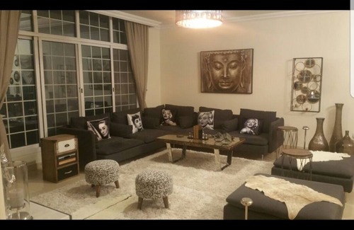 Jumeira 1 Villa | Amazing Villa over looking Burj khalifa in the centre of Dubai