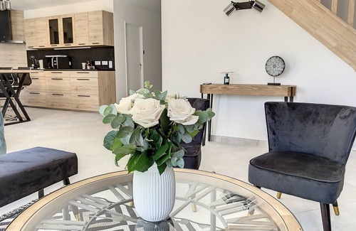 La Victoire - Les Marechaux House | Amazing Villa with SPA Compiegne 12 People, 6 bedrooms 6 bathrooms 30min Asterix