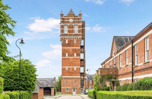 Coulsdon House | Amazing water tower near to London and the South Downs.