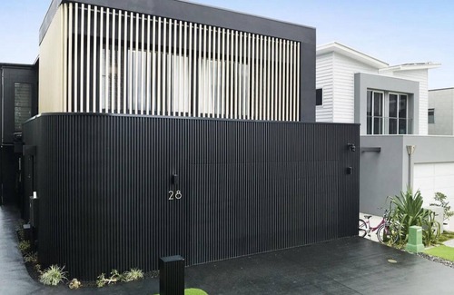 Coomera House | Amazing waterfront Luxury house&heated Pool& EV