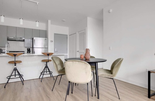West Loop Apartment | Amazing West Loop 1BR w/Gym & Pool in heart of Greektown, by Blueground