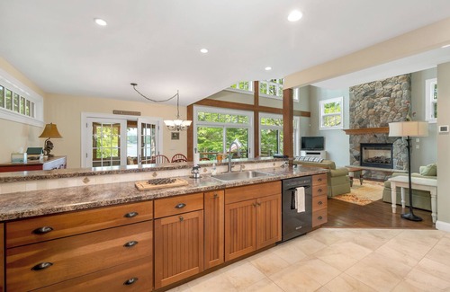 Moultonborough House | Amazing Winnipesaukee Home For 8