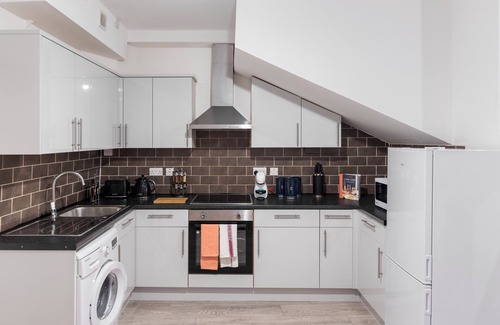 Canonbury House | Amazingly Beautiful 3 BR Flat For Large Groups