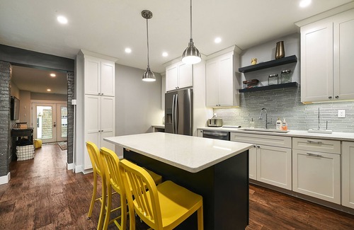 South Side Flats House | Amazingly Homey w/Garage + Outdoor Space! 5B/2B