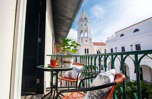 Casco Viejo Apartment | AmazINN Places Casco Viejo unique Desing and Pool III