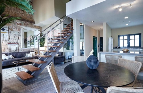 Casco Viejo Apartment | AmazINN Places Casco Viejo unique Desing and Pool III