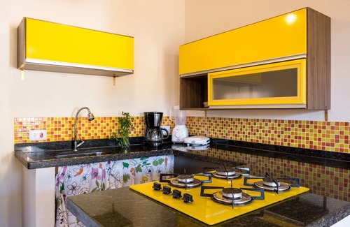 Mambucaba House | Ambar - Sea front charming house, 1.5kms from old town, swimming pool, BBQ. WiFi