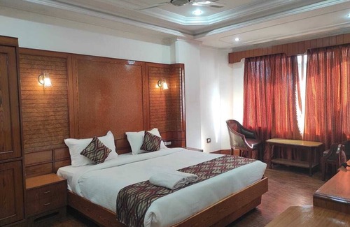 Sualkuchi Bed & Breakfast | Ambarish Grand Residency