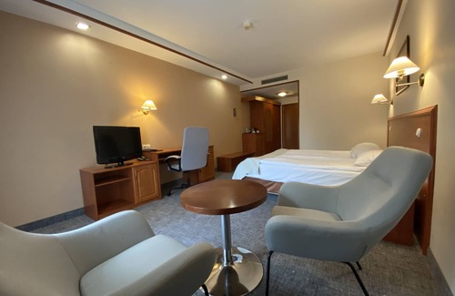 Lodz Hotel | Ambasador Chojny Hotel Lodz