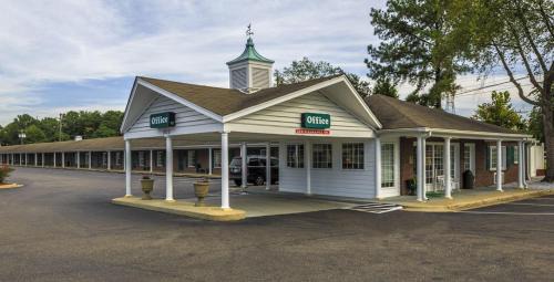Fayetteville Hotel | Ambassador Inn