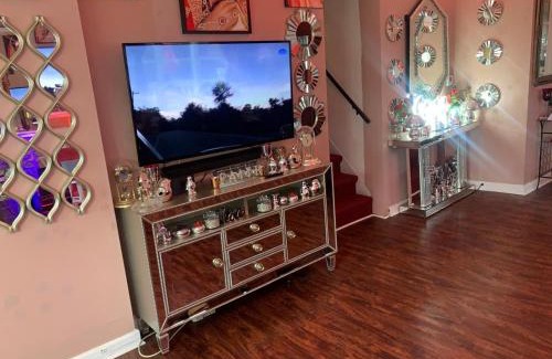 Jamestown House | Ambassador Luxury Room