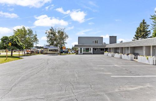 Algoma District Hotel | Ambassador Motel