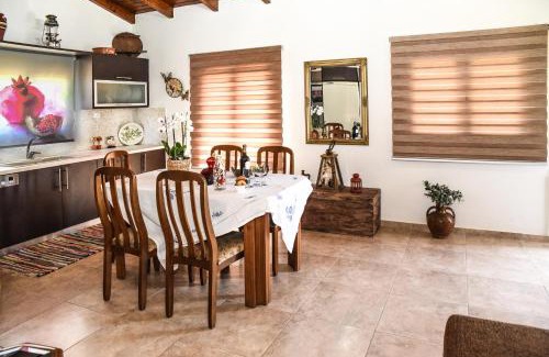 Kastelli House | Ambelaki Polythea