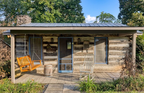 New Market House | Amber Cabin by AvantStay | Cozy Mountain Retreat