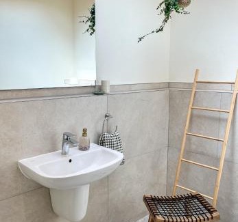 Hofheim in Unterfranken House | Amber Ferienhain - Ferienhaus 'Kirsche' mit verwunschenem Garten & privater Sauna
