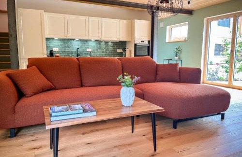 Hofheim in Unterfranken House | Amber Ferienhain - Ferienhaus 'Kirsche' mit verwunschenem Garten & privater Sauna