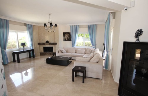 Kyrenia District Villa | Amber Heights Luxury 4 Bed villa with sea views and large pool