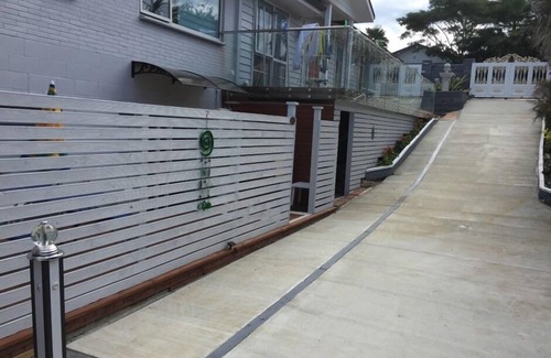 Bucklands Beach Apartment | Amber Homes Half Moon Bay with FREE Wi-Fi