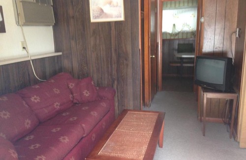 Lake George House | Amber Lantern Two-Bedroom Cottage
