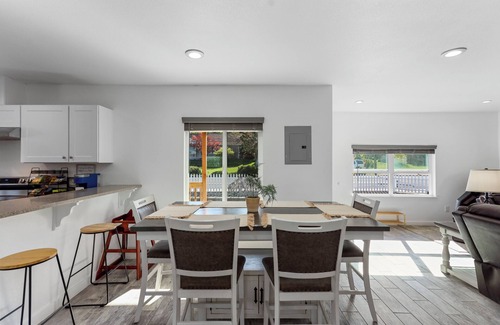 The Dalles House | Amber Nook! Always clean, and build to be comfortable!
