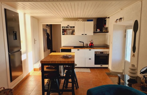 Dubrovacko Primorje House | Amber's Place, cosy house with pool and sea views