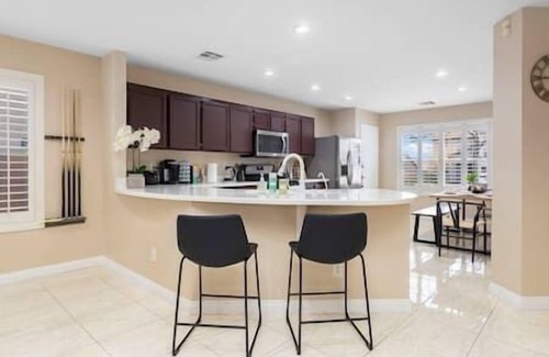 Paradise Hills House | ❤️Amber Skies - Modern Resort 3B2Ba Pool House