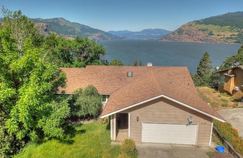 Mosier House | Amber Sunset home
