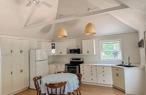 Ashfield-Colborne-Wawanosh Cottage | Amberley Beach lakefront cottage