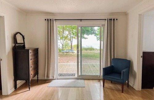 Ashfield-Colborne-Wawanosh Cottage | Amberley Beach lakefront cottage