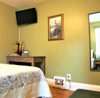 Niagara Falls Bed & Breakfast | Ambiance By The Falls B&B