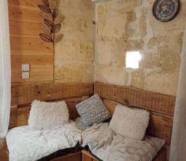 Prignac-et-Marcamps Apartment | Ambiance chalet