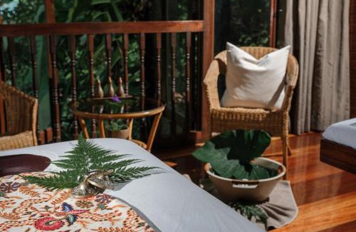 Pantai Tengah Cabin | Ambong Rainforest Retreat