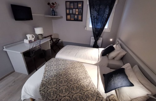 Amberieu-en-Bugey Hotel | Ambotel La Tourmaline