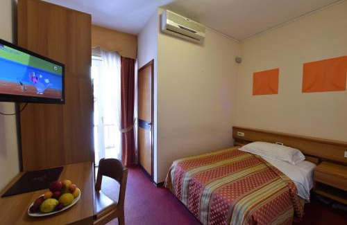 Iseo Hotel | AMBRA HOTEL - The only central lakeside hotel in Iseo